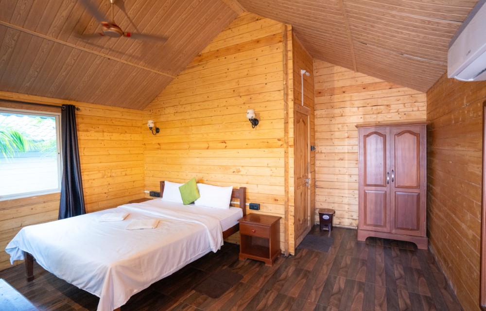 Seaside Superior Cottages